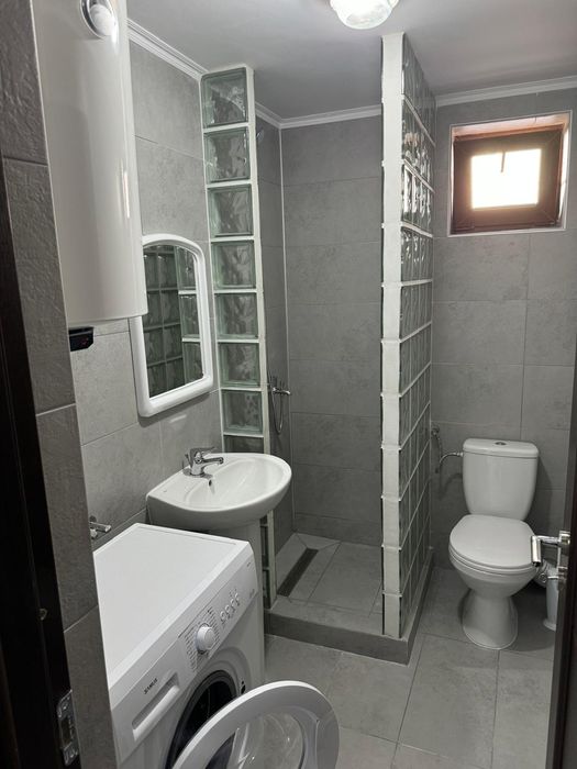 De inchiriat garsonieră modernă