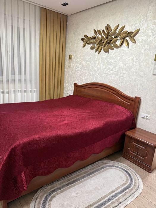 Продам спальный гарнитур