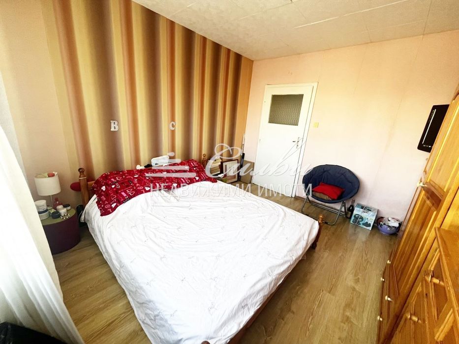 Продава се Тристаен апартамент в Шумен, Тракия - 81 кв.м за 693 €/кв.м - Снимка #2