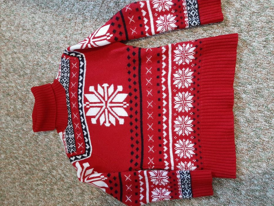 Дамски пуловери.