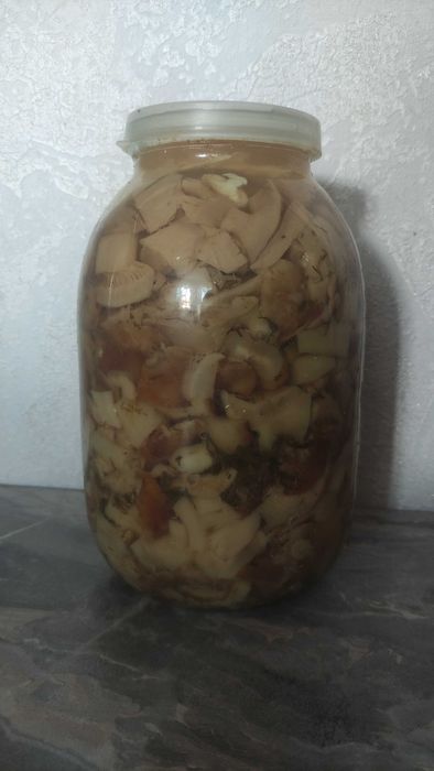 Продам соленые грибы