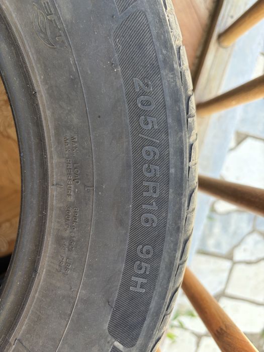 Продам шины на  R16