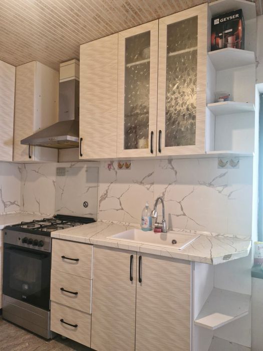 Продам Кухонную гарнитуру
