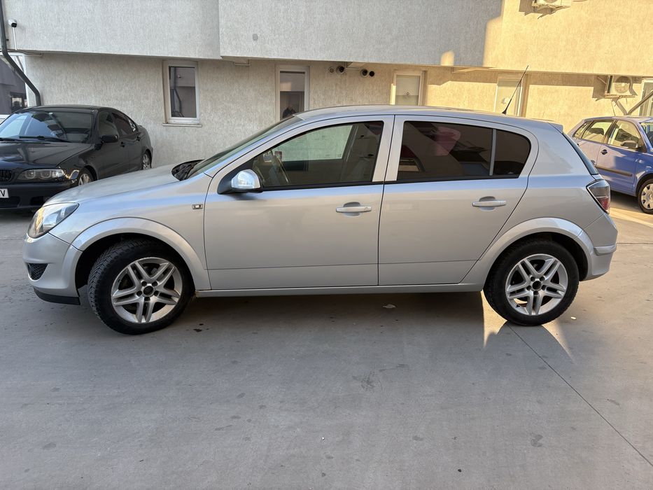 OPEL Astra 2013 — imagine 2