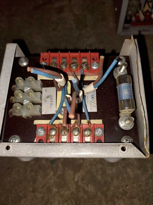 Трансформатори 12/240 волта