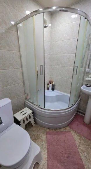 Продаётся Мирабад ТШевченка 2/5/5 с мебелью техникой ремонт хороший !