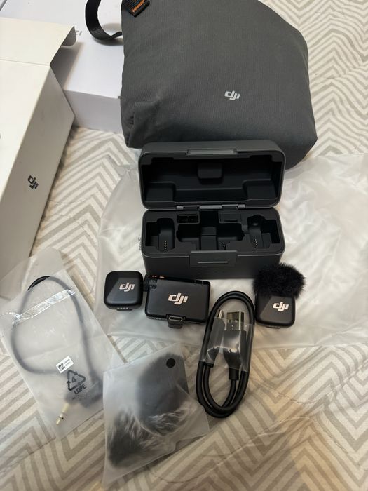 Микрофон DJI Mic Mini(2TX + 1RX + Charging Case) черный