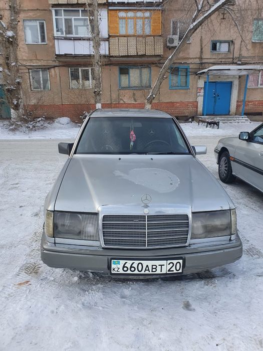 Автомобиль Мерседес