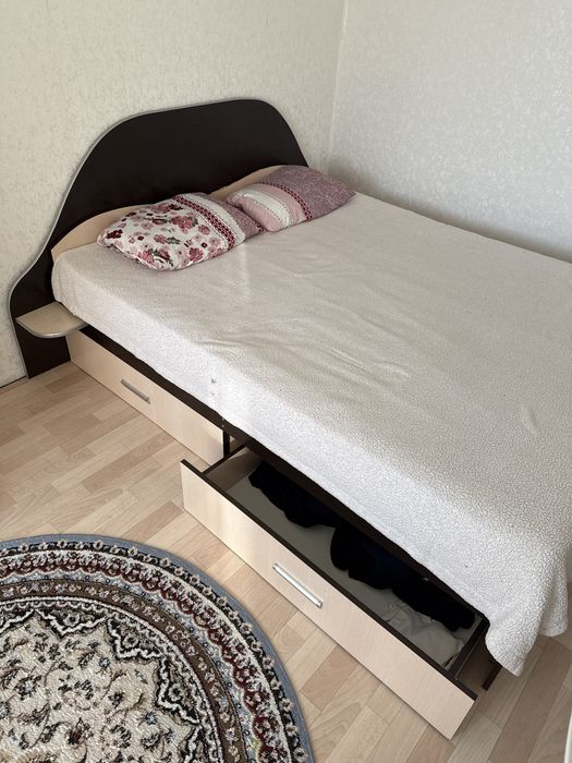 Двухспальная кровать