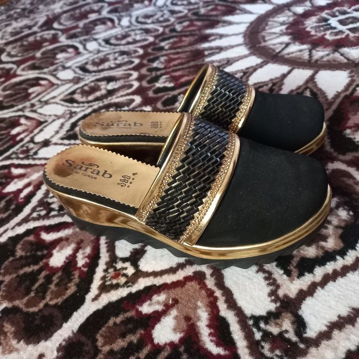 Обувь цвет чёрный