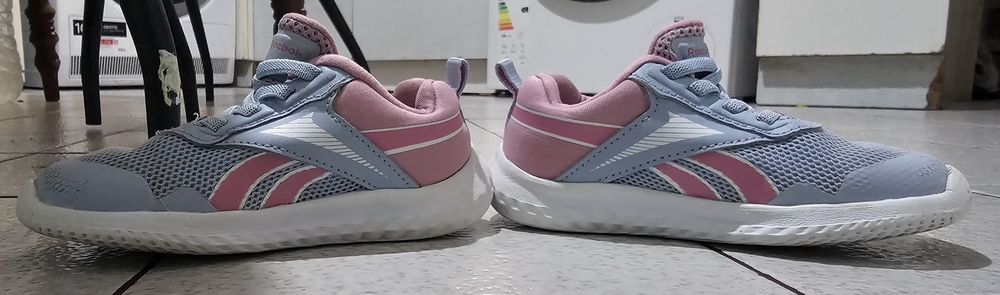 Запазени детски обувки Reebok 24