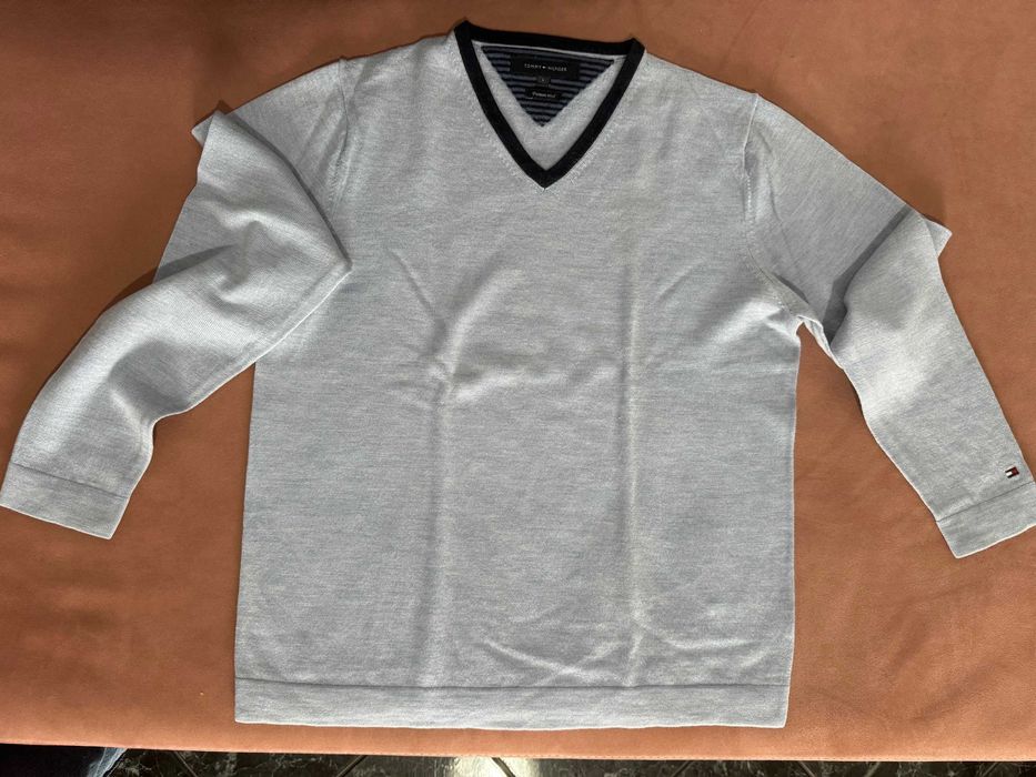 Pulover barbati Tommy Hilfiger bleu masura L (real este M)