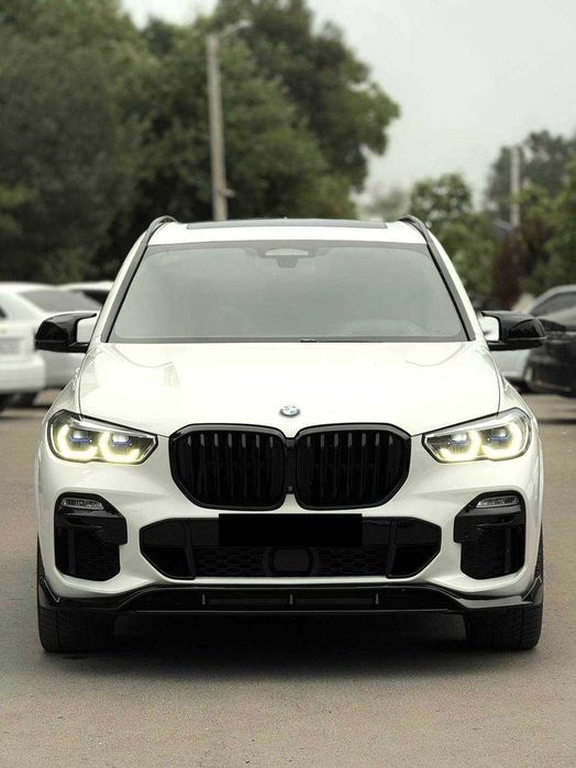 Sotuvda BMW X5 xDrive M50i avtomashinamiz