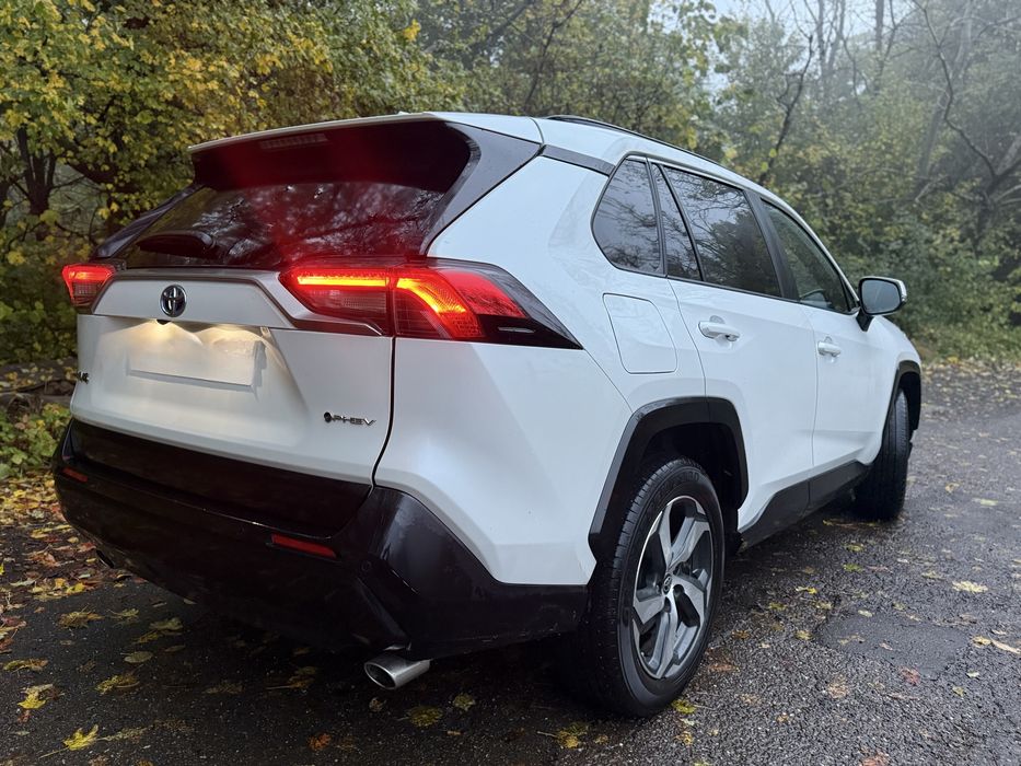 TOYOTA RAV4 2025 — imagine 3