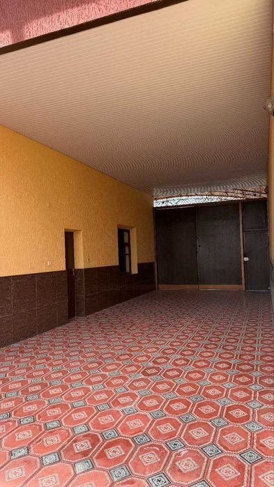 Продам угловой дом на участке 6 соток в центре Кибрая