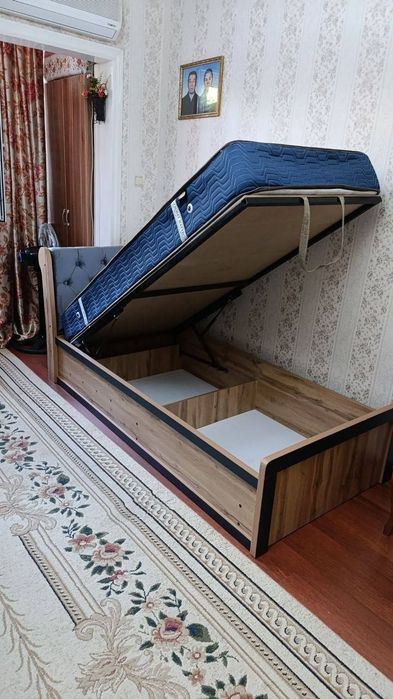 Кровать и шкаф сех