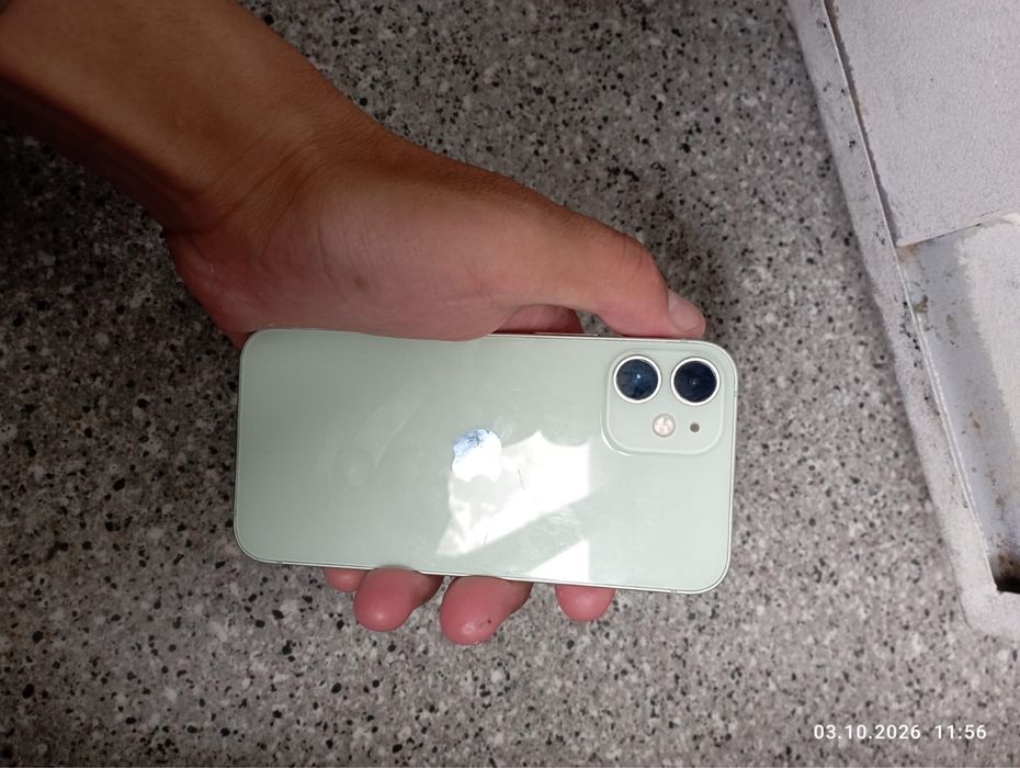 Телефон iphone 12mini