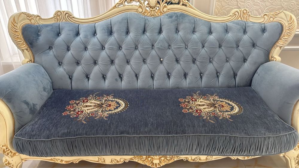 Диван два кресло