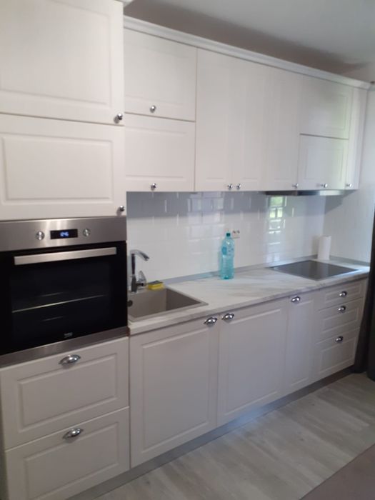 Închiriez apartament