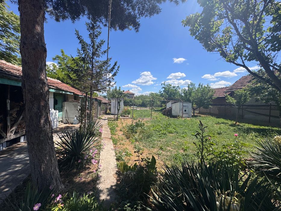 Продава се Къща в с. Бреница, Област Плевен - 500 кв.м за 100 €/кв.м - Снимка #8