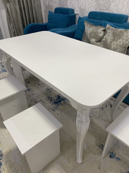 Продается Стол, стулья, и диван ! Срочно