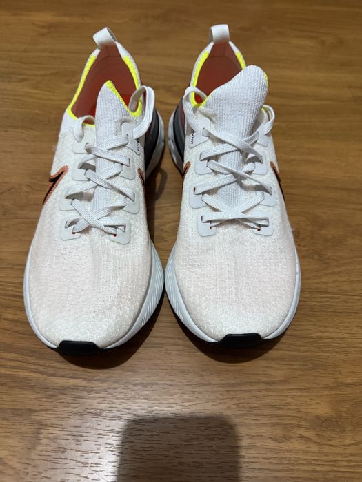 Nike React Infinity Run Platinum Tint Pink Blast 44,5 sau 28.5 cm