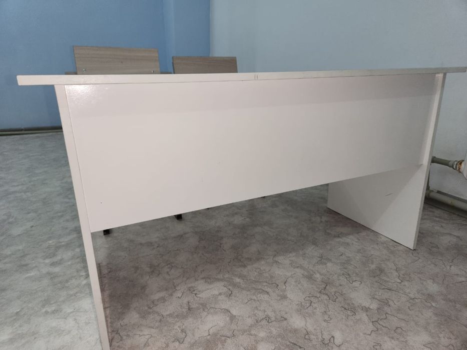 Стол для надписи и парты