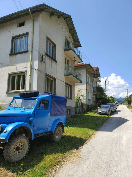 Продава се Къща в с. Чифлик, Област Ловеч - 200 кв.м за 459 €/кв.м - Снимка #1