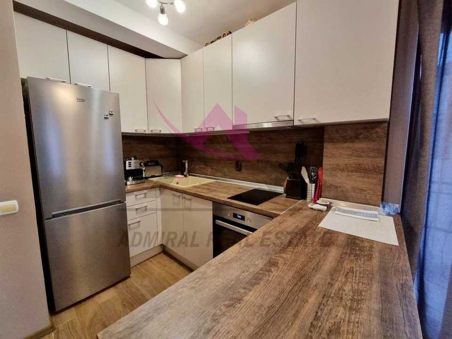 Дава се под наем Двустаен апартамент в Варна, Гръцка махала - 70 кв.м за 670 € - Снимка #1