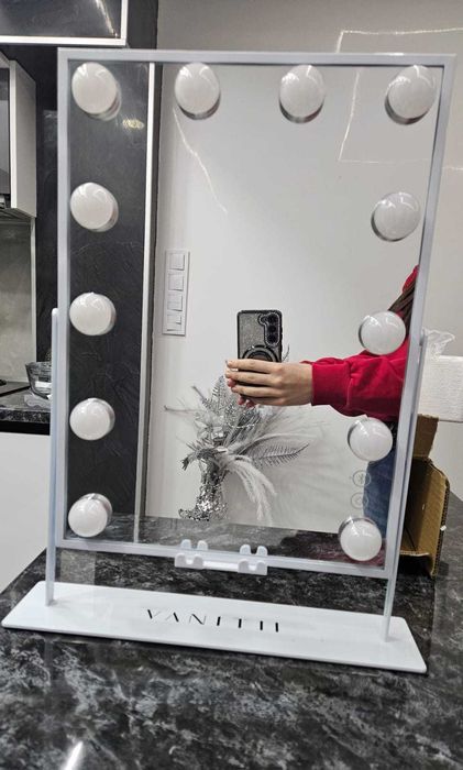 Огледало с лед осветление