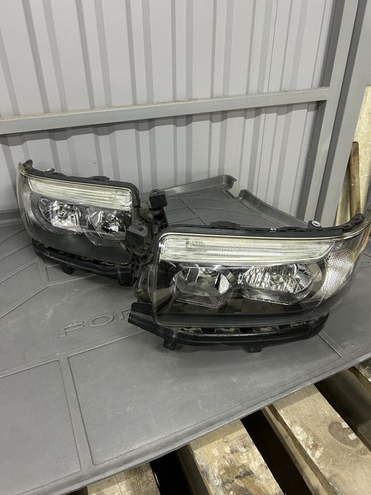 Фары Subaru Forester SG5