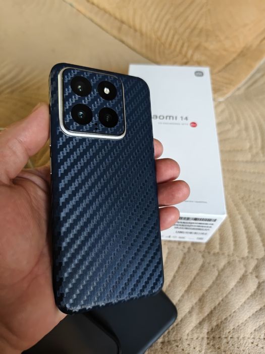 Смартфон Xiaomi 14