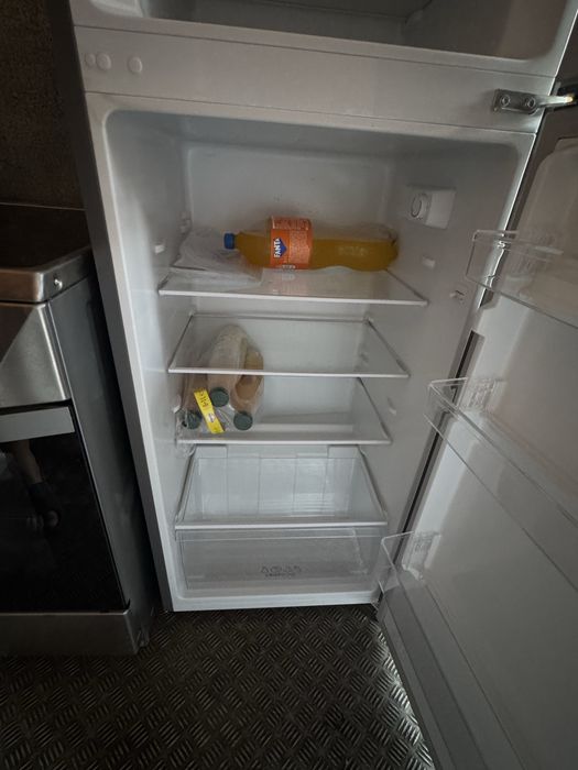 Хладилник с фризер gorenje инокс