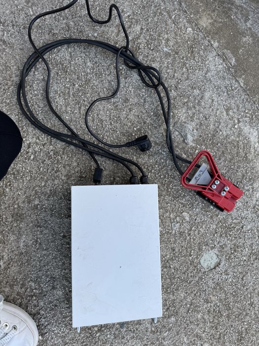 индустриално зарядно за батерии Kärcher SB120 24V/50A