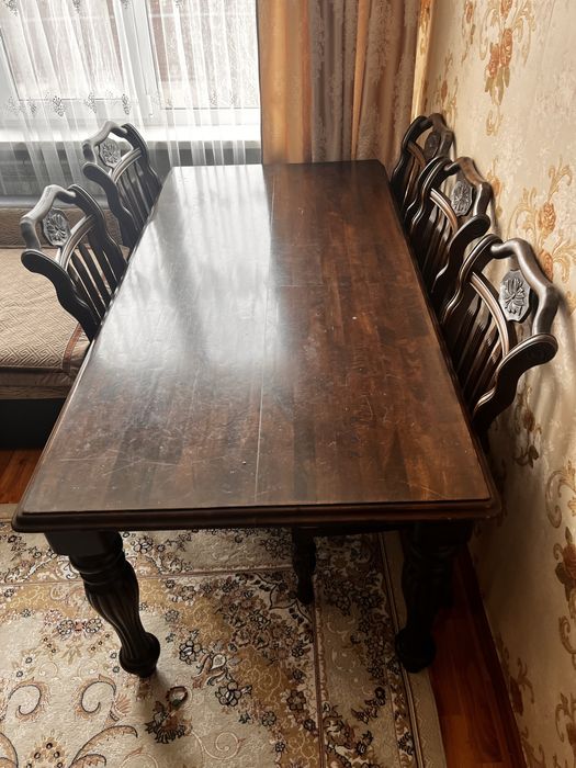 Стол со стульями