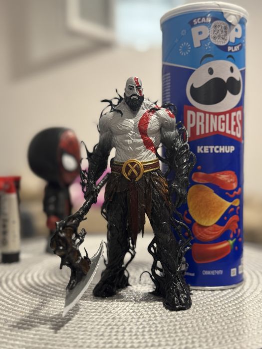 Kratos x Venom - 3D принтирана ръчно обработена и боядисана фигурка