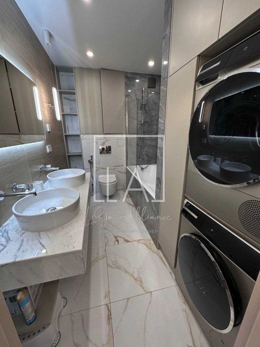 Продава се апартамент 103.48 кв.м. Поморие. Без интерес.