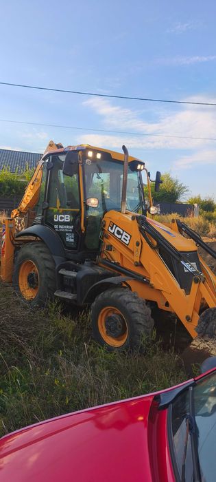 Vând buldoexcavator jcb 3cx