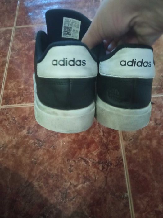 Маратонки Adidas №39 1/3 в отлично състояние