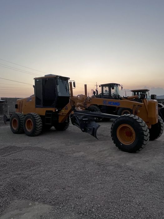 XCMG GR180 автогрейдер