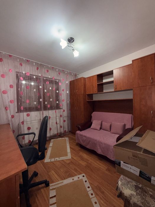 Inchiriez apartament 3 camere Beius