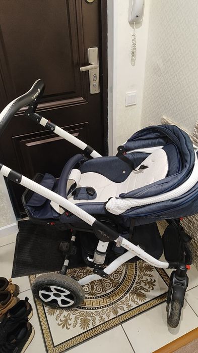 Продается коляска Adamex 3в1