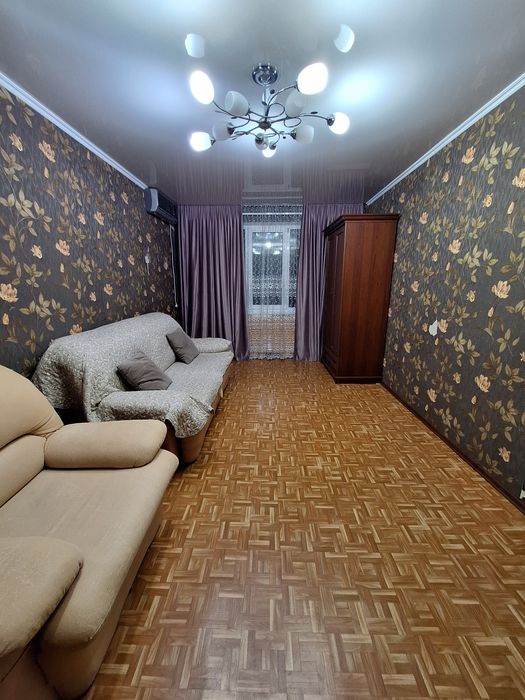 Продаётся 2 комн район КазИИТУ