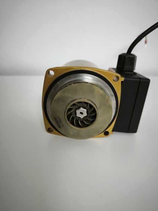 Pompă de recirculare apă grundfos