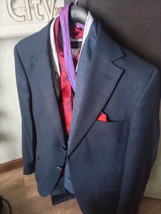 Кастюм хороший качественный торг есть.