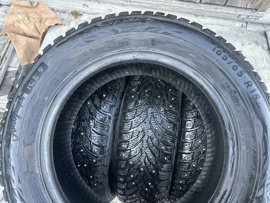 Продам зимние шины 185/65 R15.