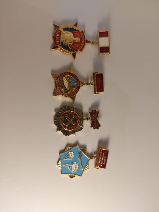 Советские значки.