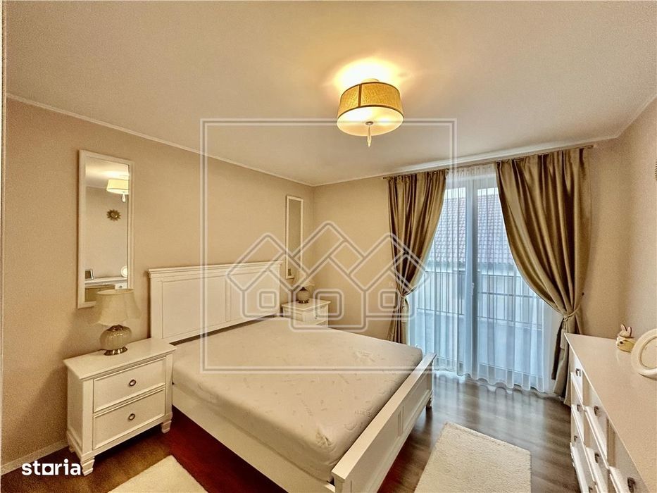 Apartament 3 camere, 77 mpu, terasa 20 mp, 2 locuri parcare, zona buna