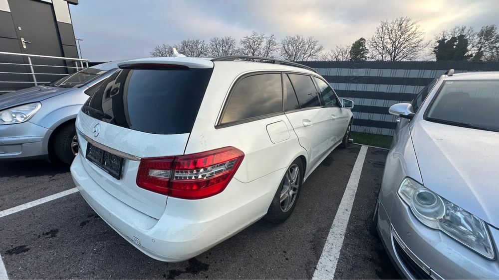 Dezmembrez E220 CDI w212 an 2011, toate piesele disponibile.