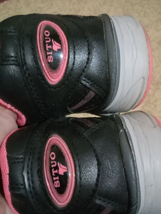 Женская обувь продается